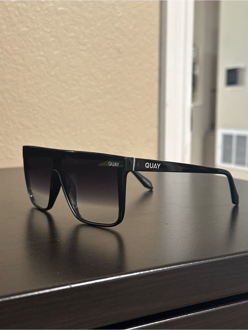 Quay Australia Black Gradient Sunglasses NIGHTFALL - Picture 2 of 5